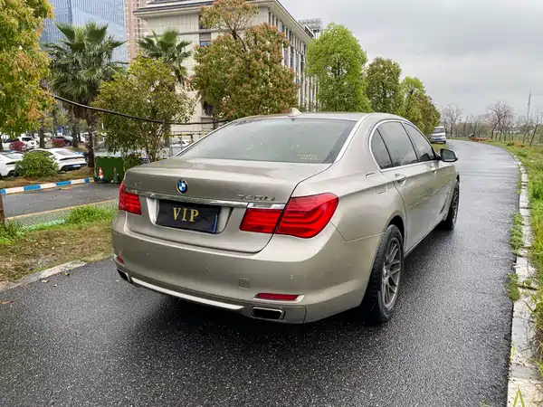 BMW 7 Series 2011