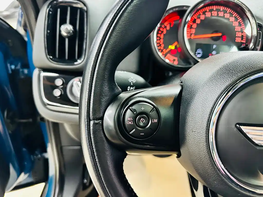 MINI Countryman 2017 — фото 49