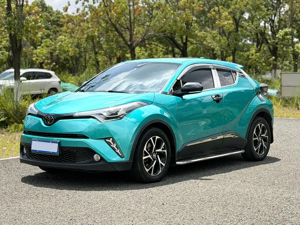 Toyota C-HR 2020 — фото 1