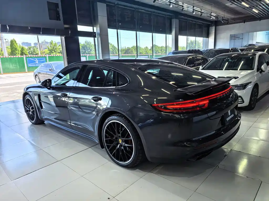 Porsche Panamera 2018 — фото 4