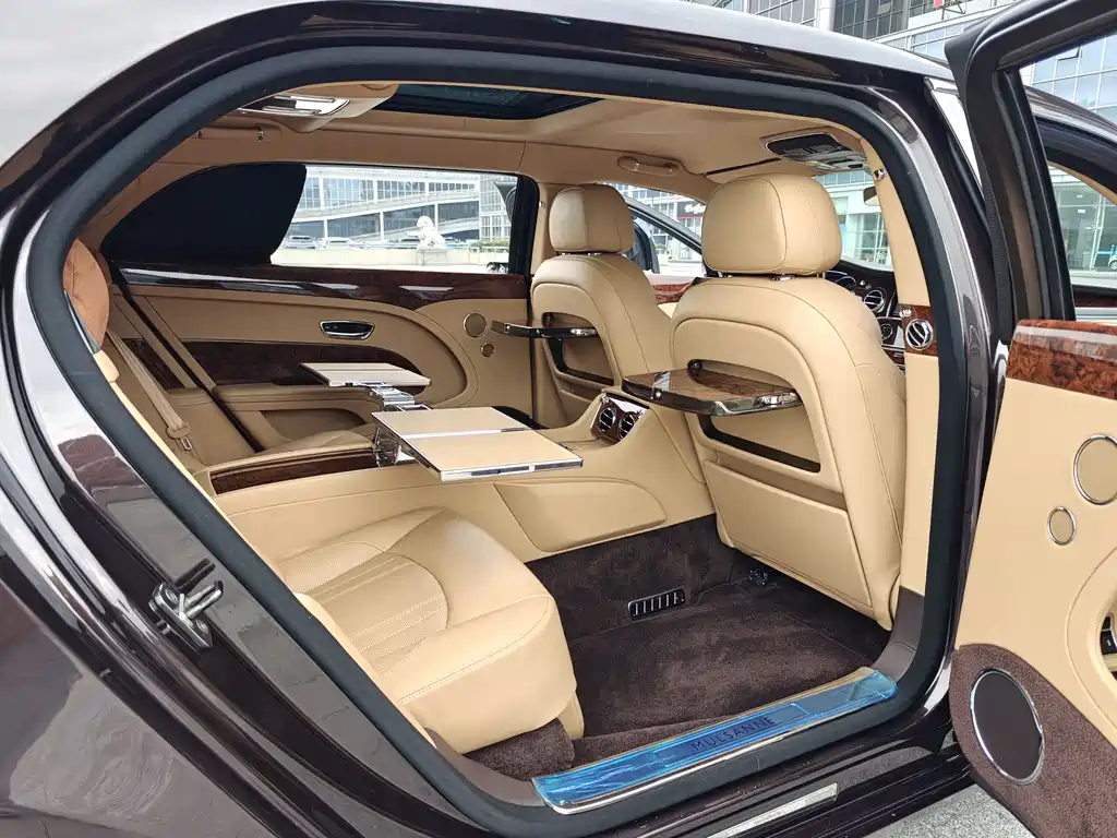 Bentley Mulsanne 2019 — фото 20