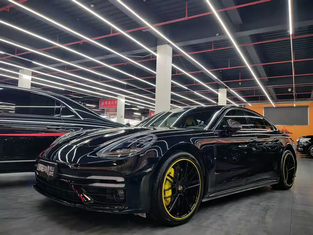 Porsche Panamera 2020 — фото 1