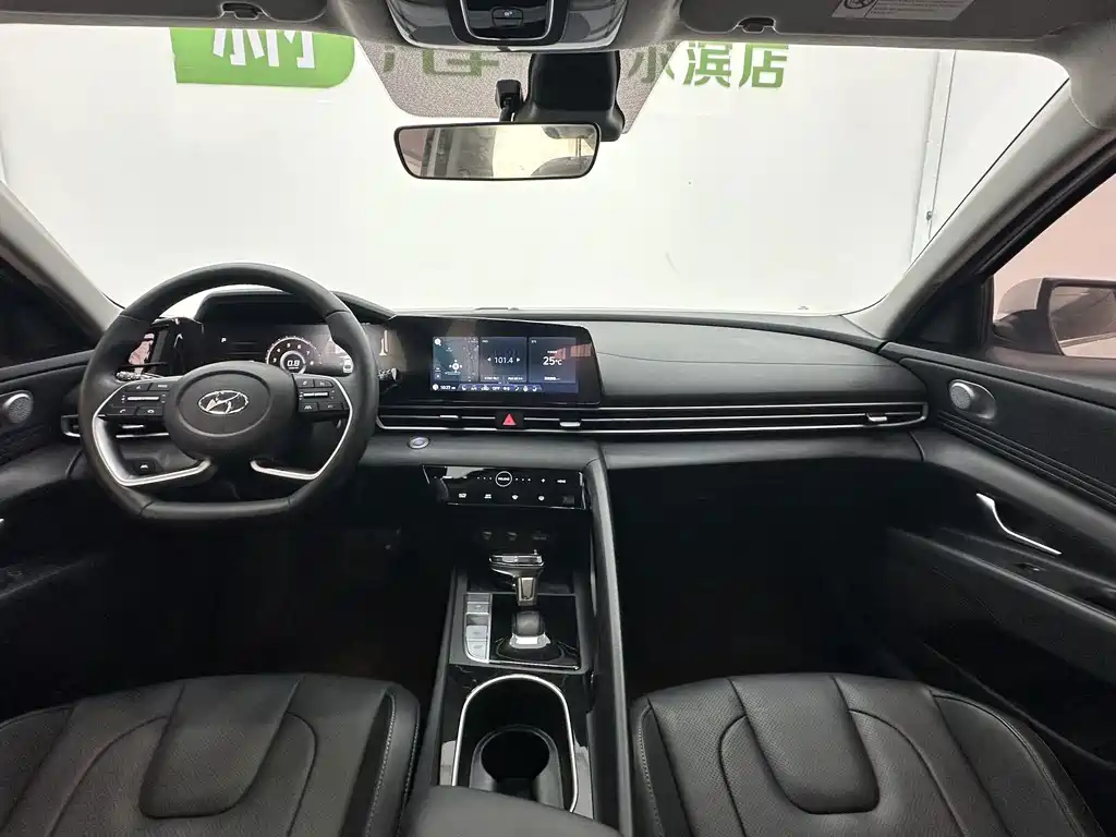 Hyundai Elantra 2022 — фото 10
