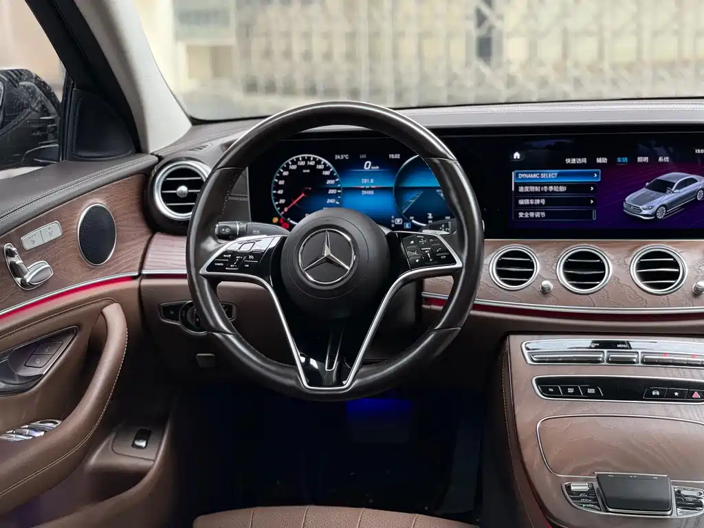 Mercedes-Benz E-Class 2022 — фото 19