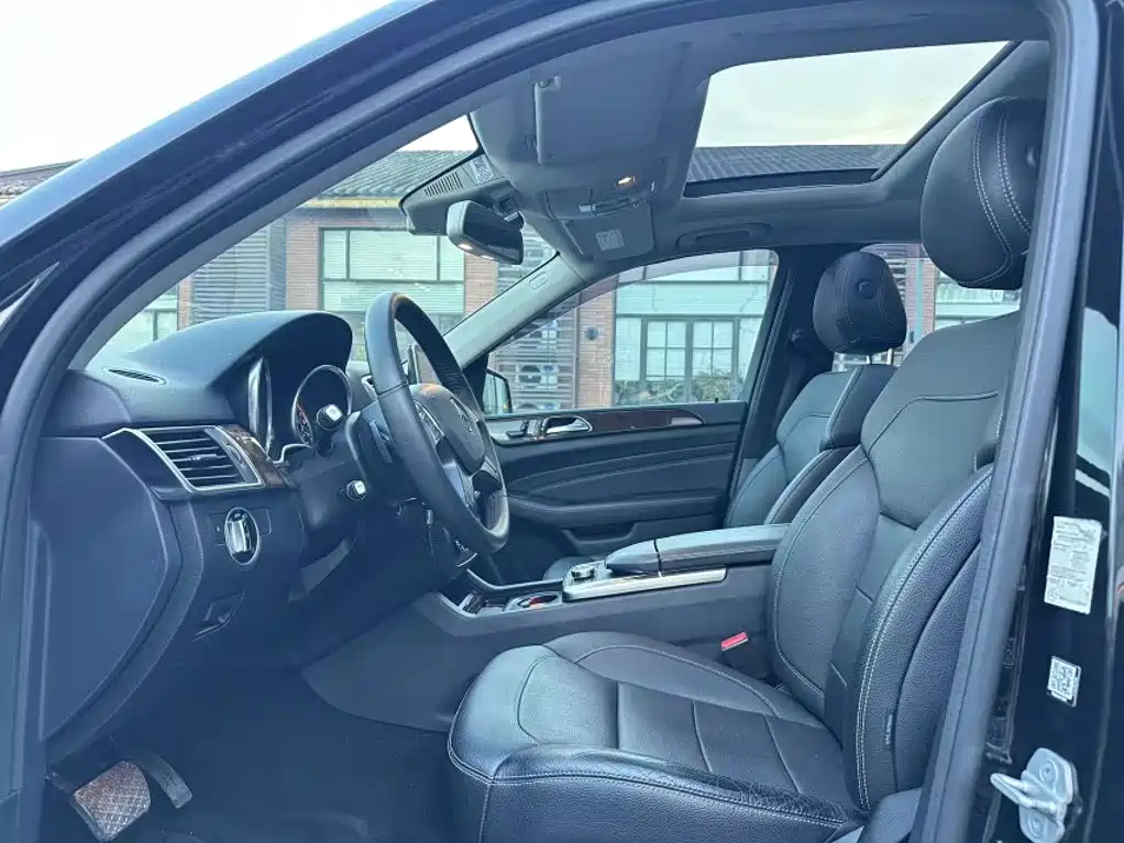 Mercedes-Benz M-Class 2015 — фото 23