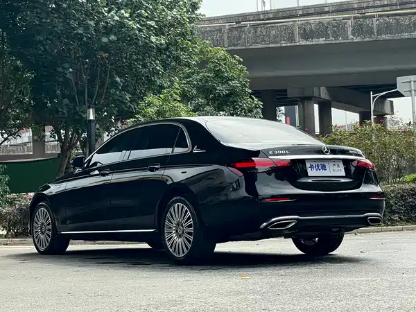 Mercedes-Benz E-Class 2022