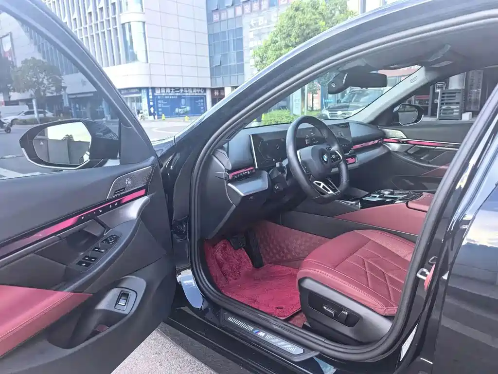BMW 5 Series 2024