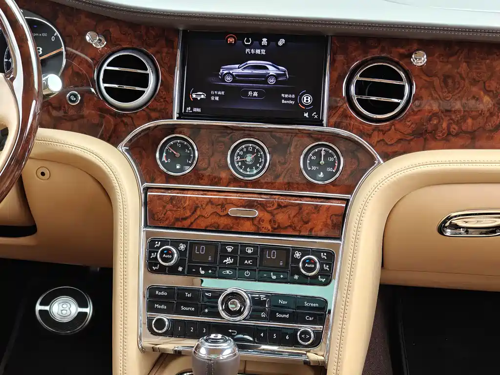 Bentley Mulsanne 2019 — фото 12