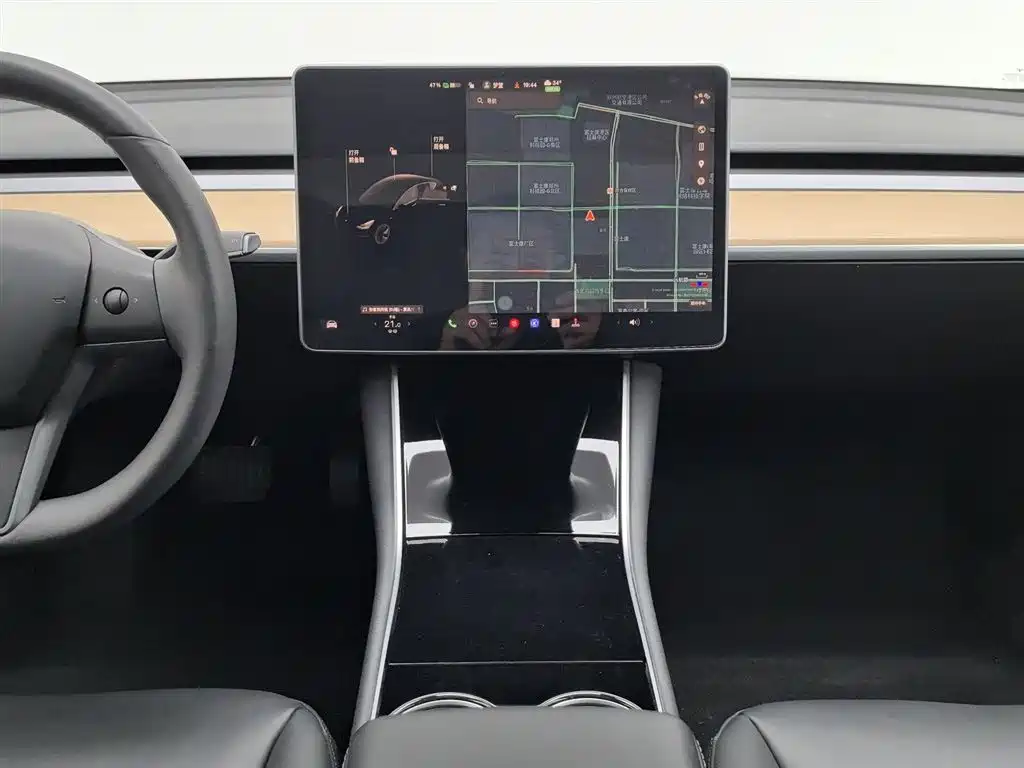 Tesla Model 3 2020 — фото 12