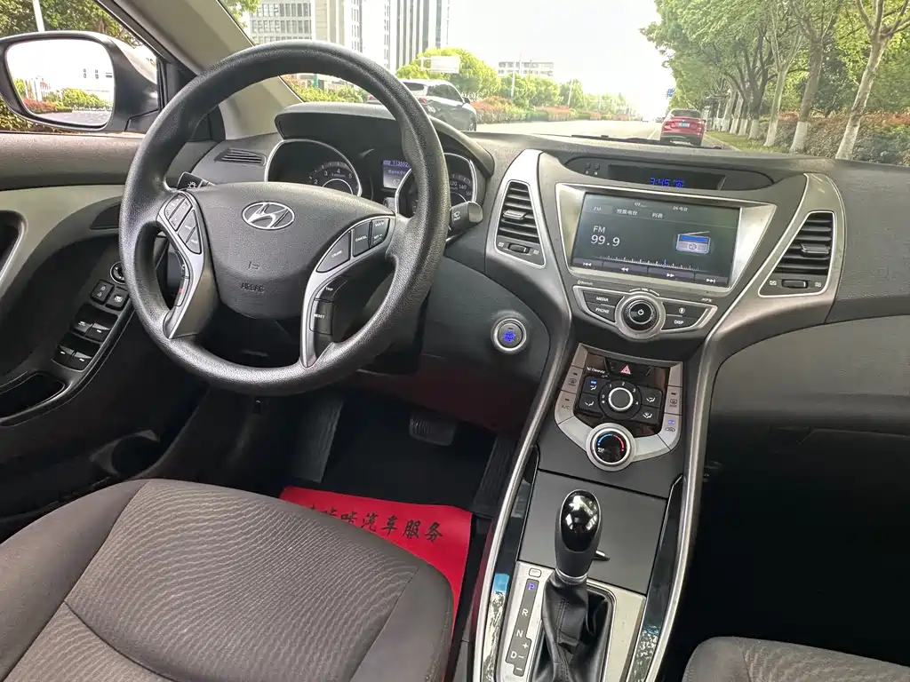 Hyundai Elantra Langdong 2018 — фото 14
