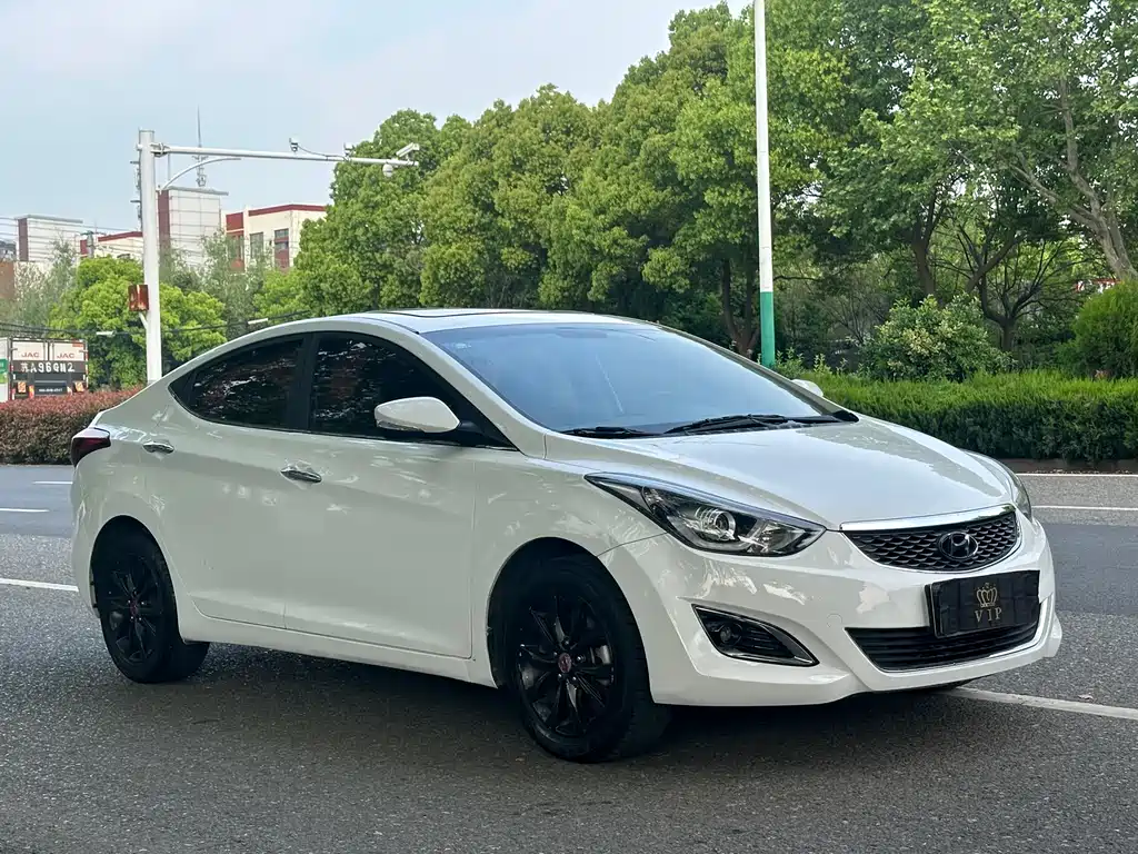 Hyundai Elantra Langdong 2018 — фото 3