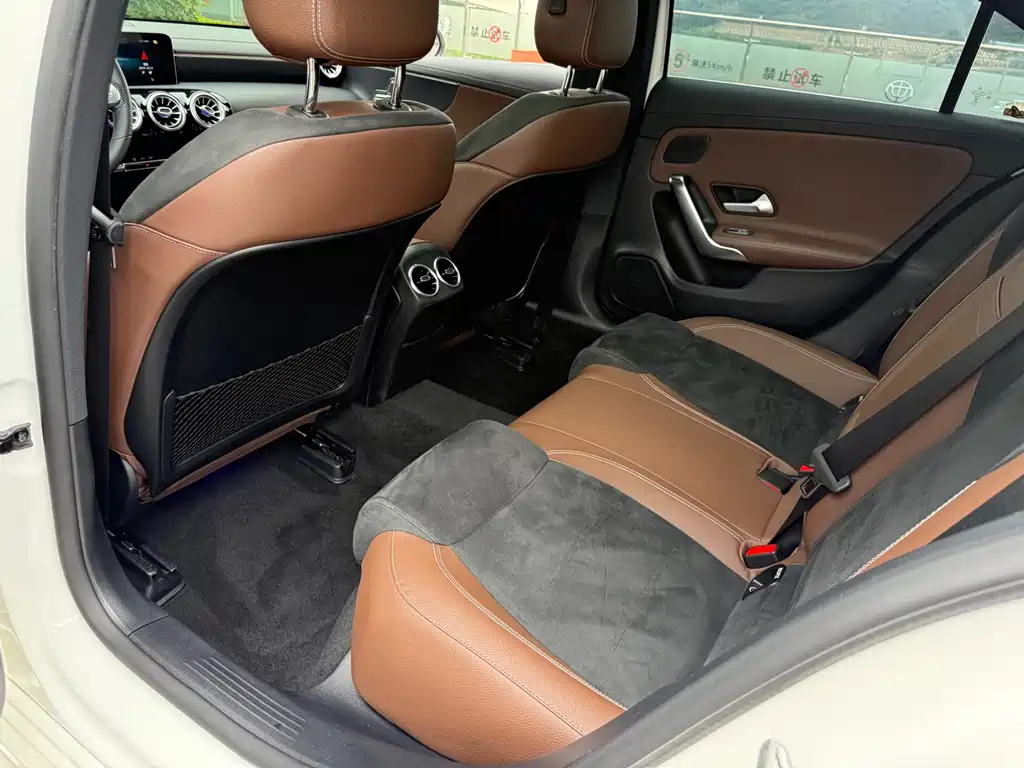 Mercedes-Benz A-Class 2019 — фото 32