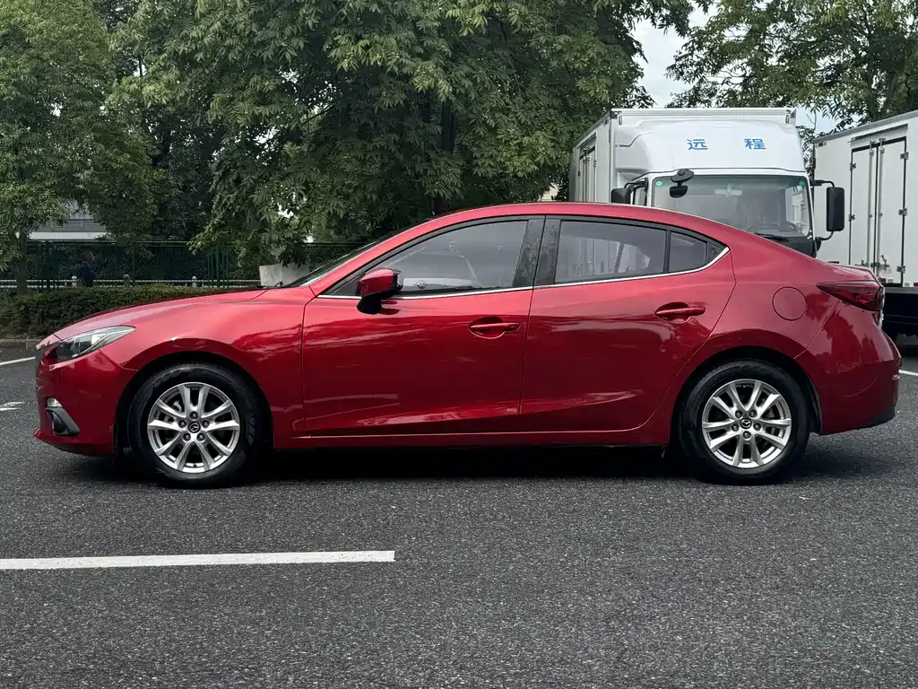 Mazda 3 Axela 2015