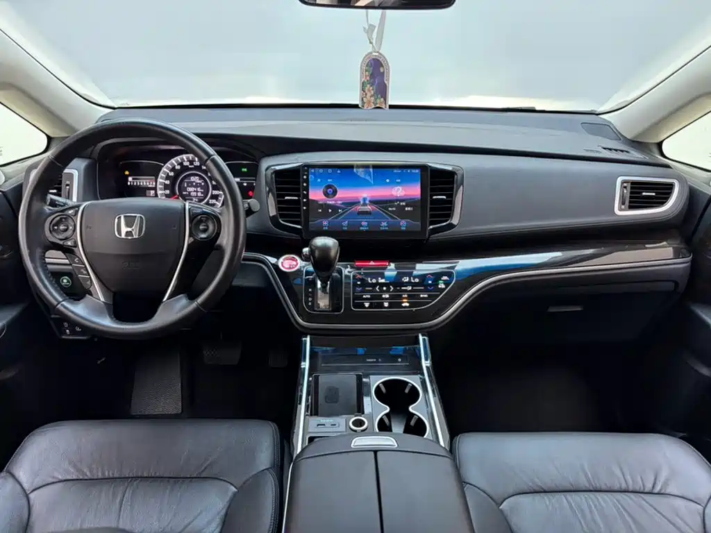 Honda Odyssey 2018 — фото 25