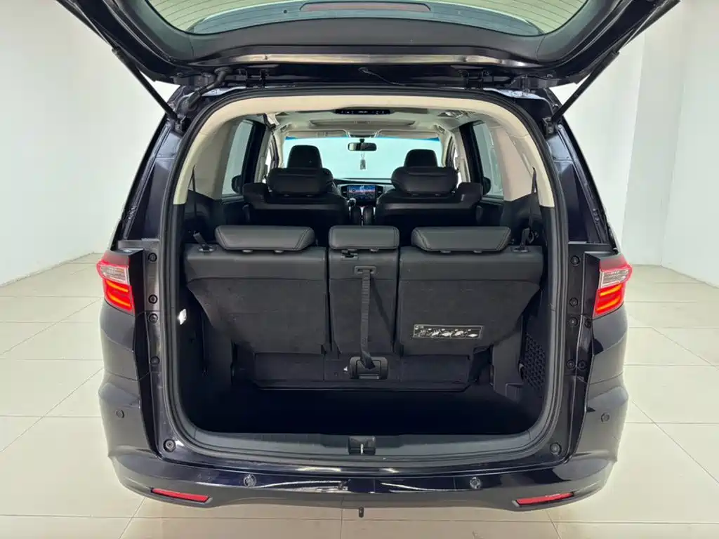 Honda Odyssey 2018 — фото 18