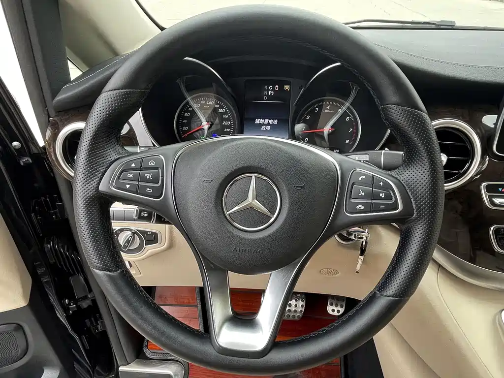 Mercedes-Benz V-Class 2020 — фото 6