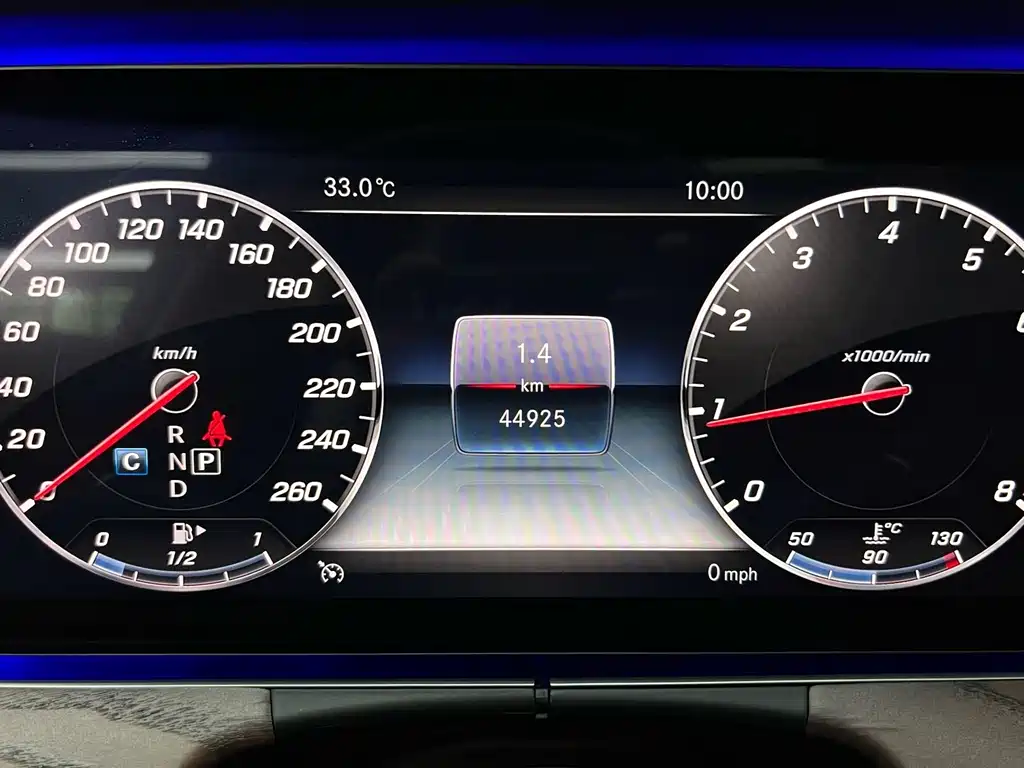 Mercedes-Benz E-Class 2019 — фото 16