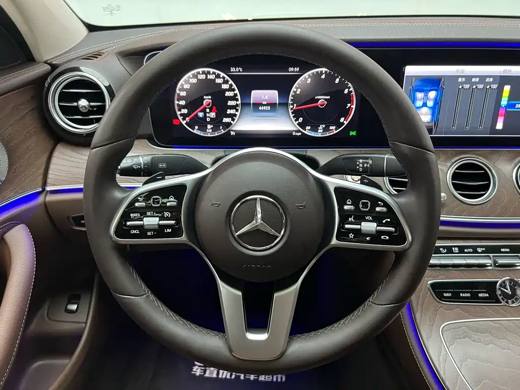 Mercedes-Benz E-Class 2019 — фото 14