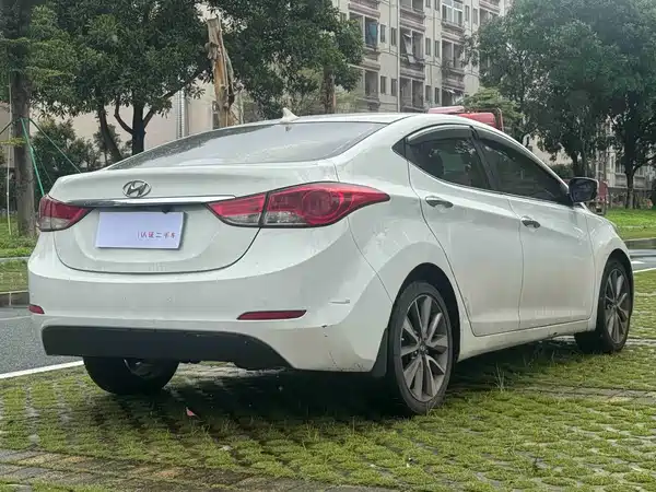 Hyundai Elantra Langdong 2015