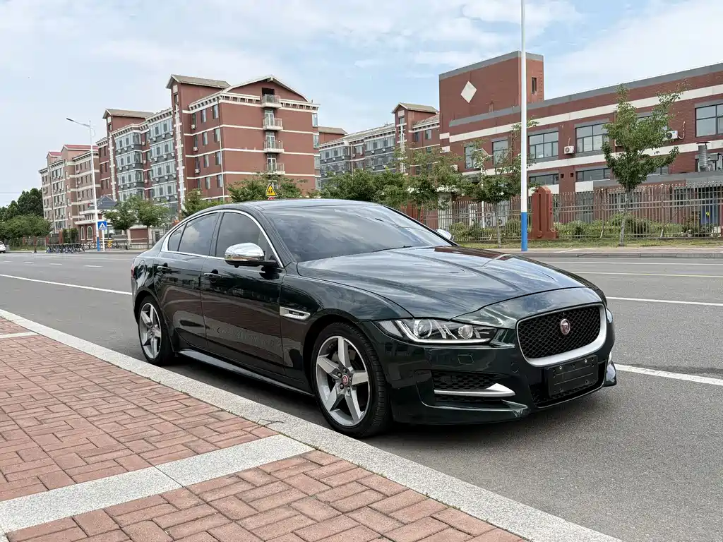 Jaguar XE 2016 — фото 4