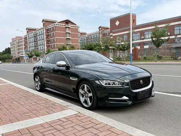 Jaguar XE 2016
