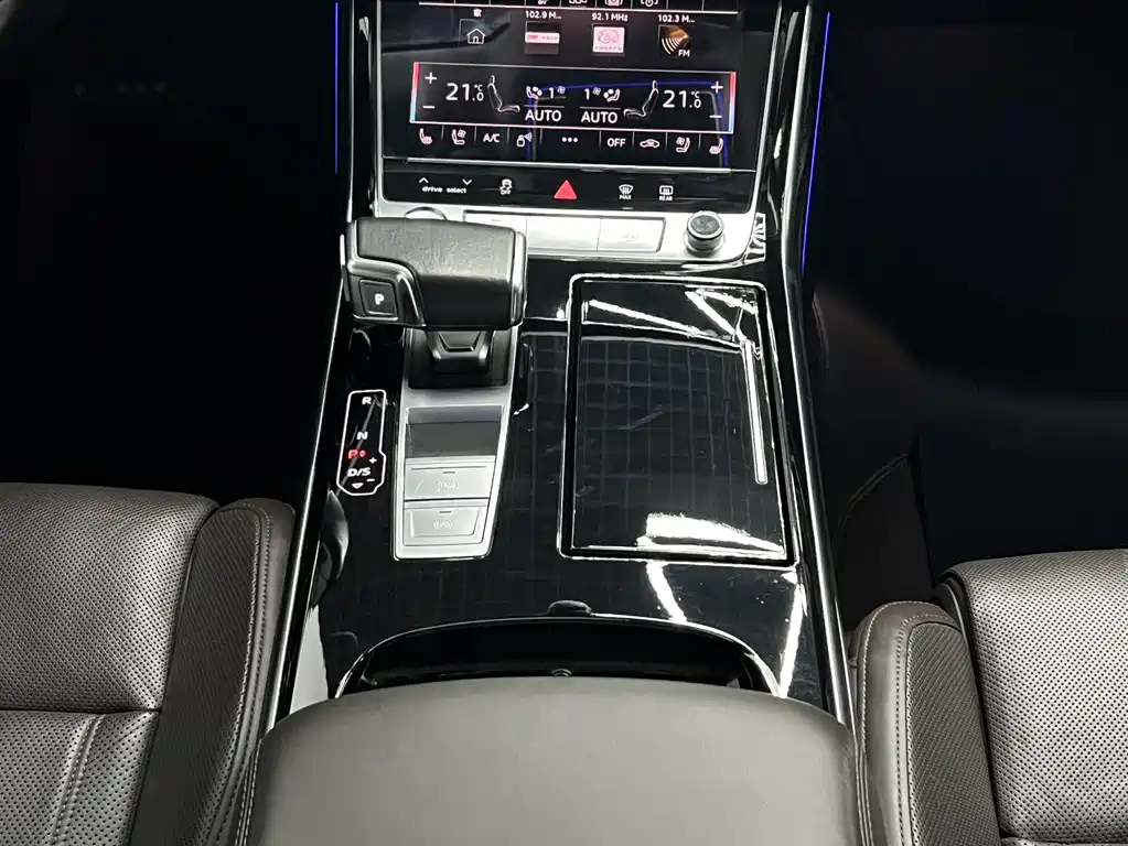Audi A8 2020 — фото 14