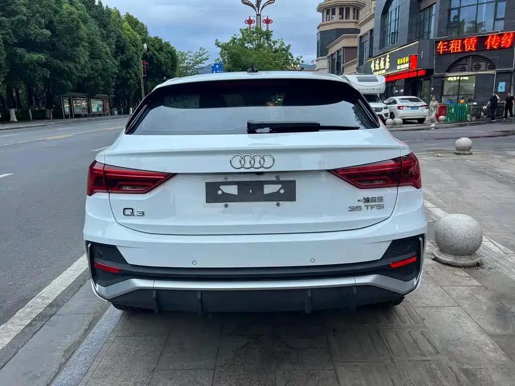 Audi Q3 Sportback 2023 — фото 8