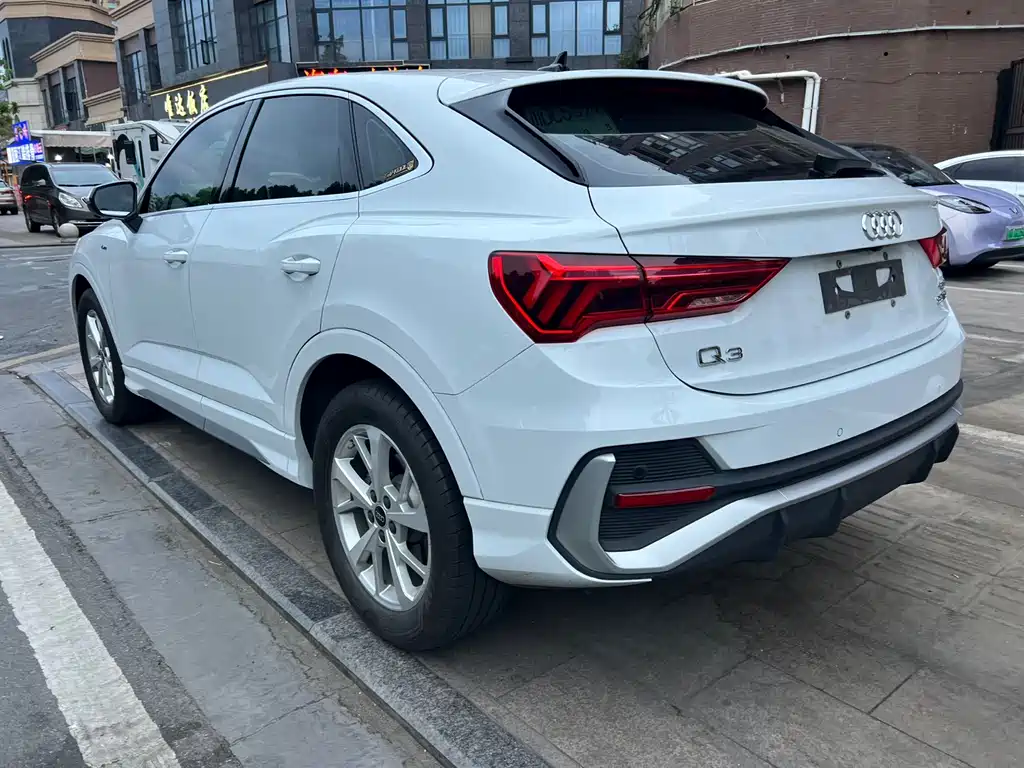 Audi Q3 Sportback 2023 — фото 7