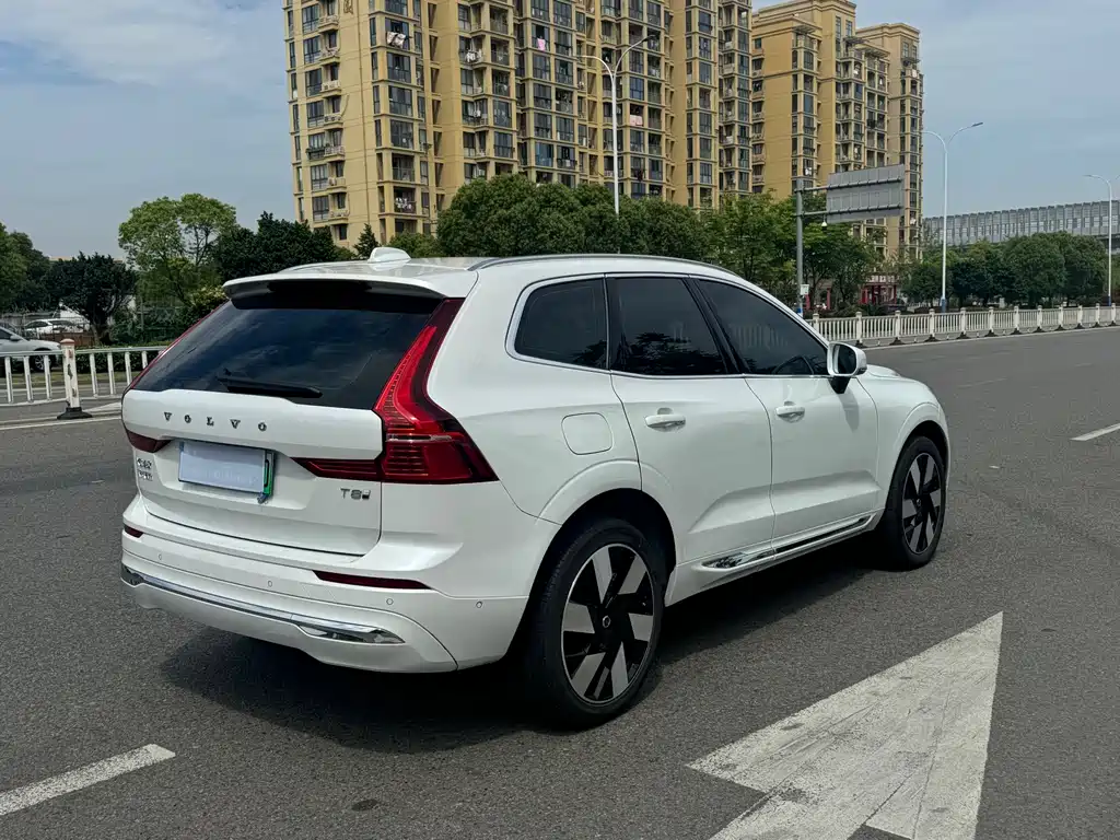 Volvo XC60 2025 — фото 4
