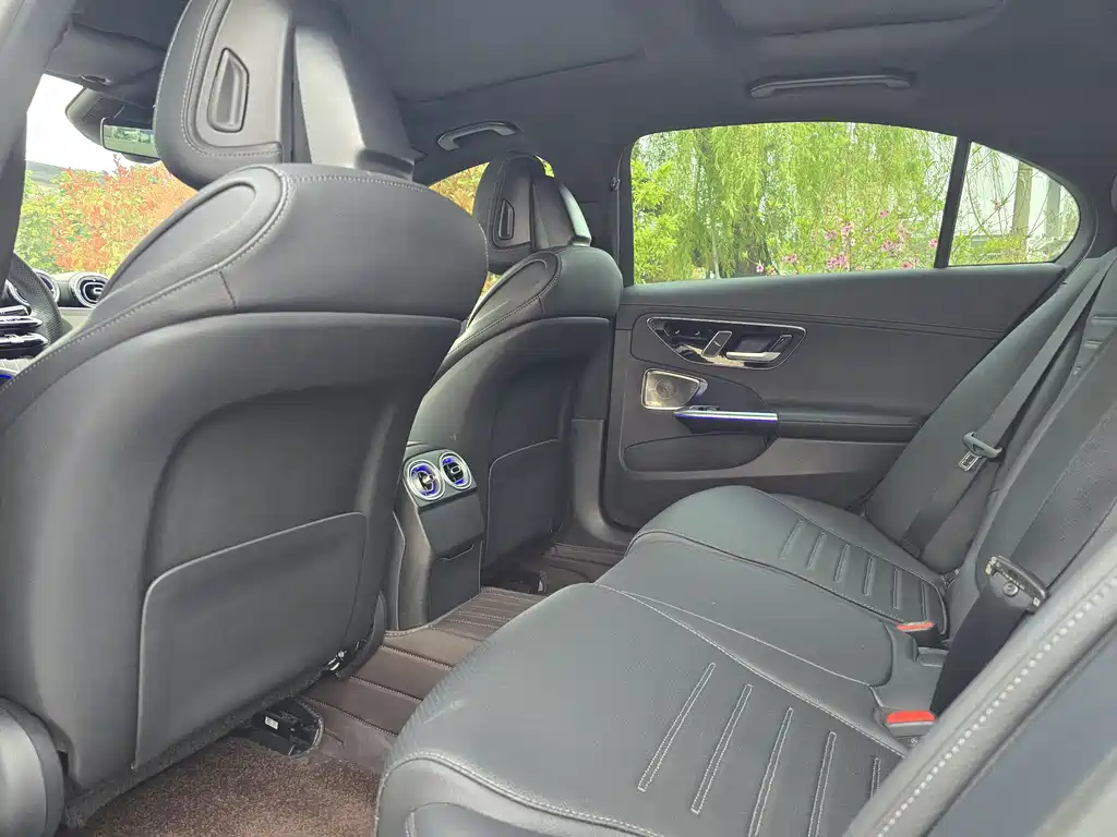 Mercedes-Benz C-Class 2023 — фото 8