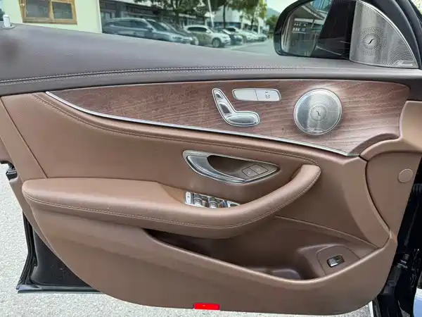 Mercedes-Benz E-Class 2022