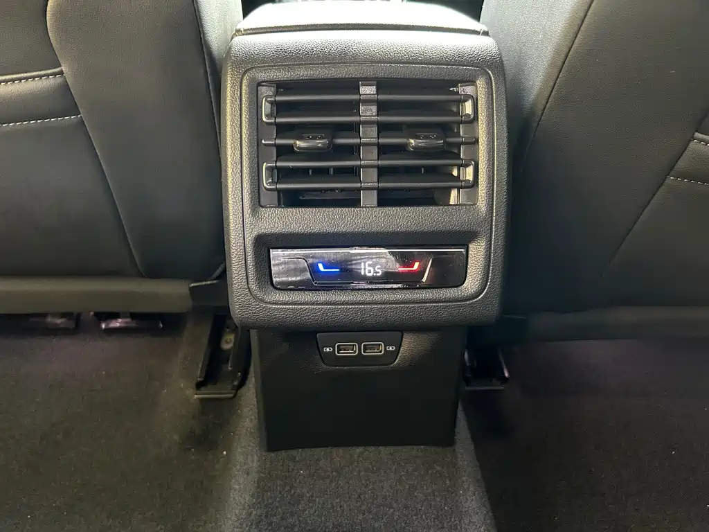 Volkswagen Golf 2022 — фото 17