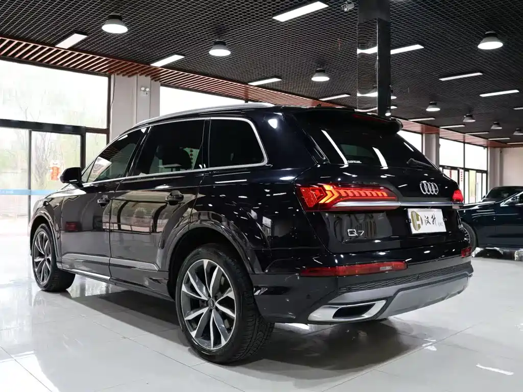 Audi Q7 2021 — фото 15