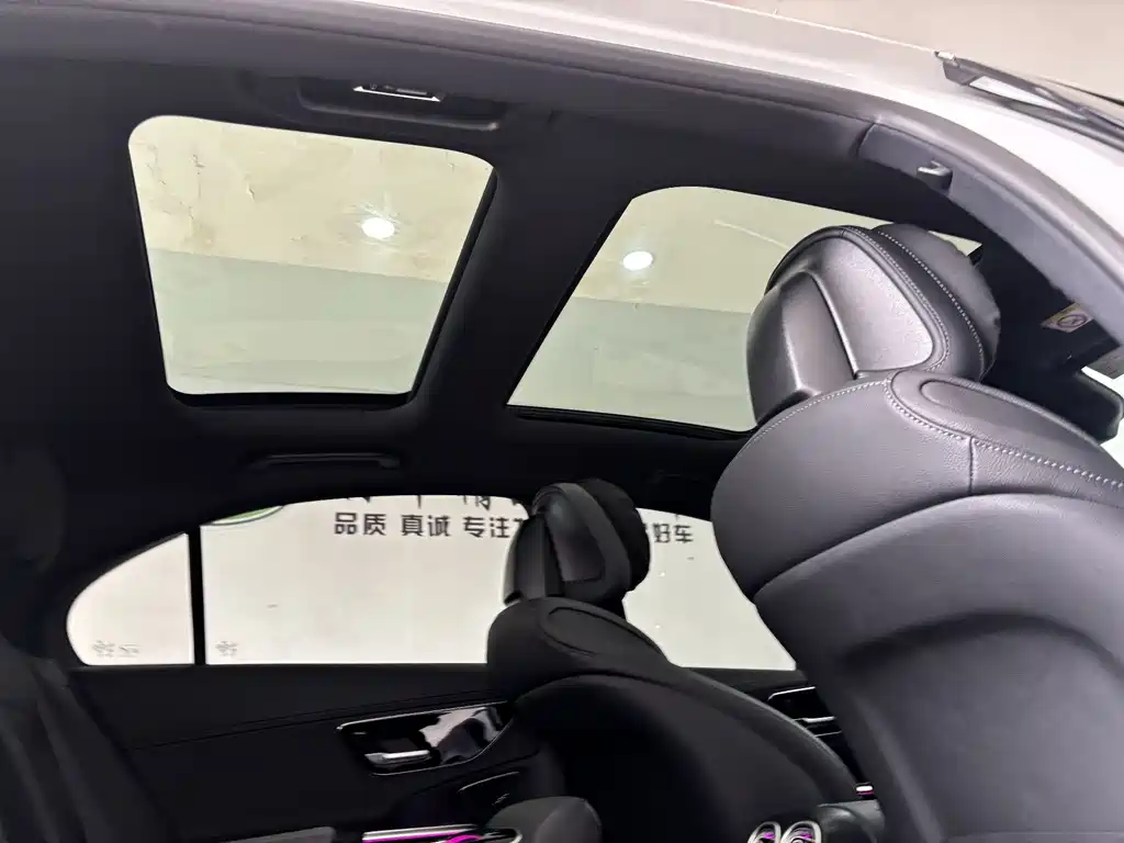 Mercedes-Benz C-Class 2025 — фото 31