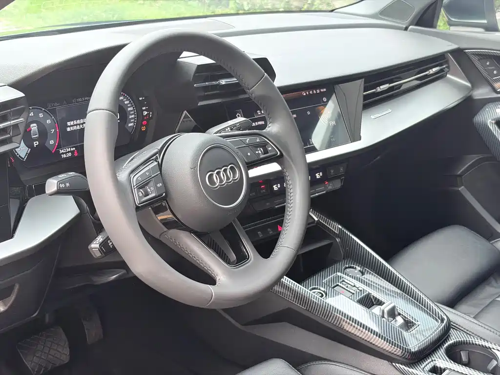 Audi A3 2021 — фото 12