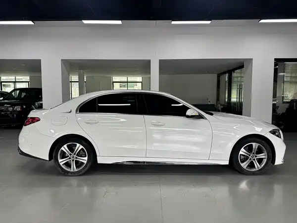 Mercedes-Benz C-Class 2022