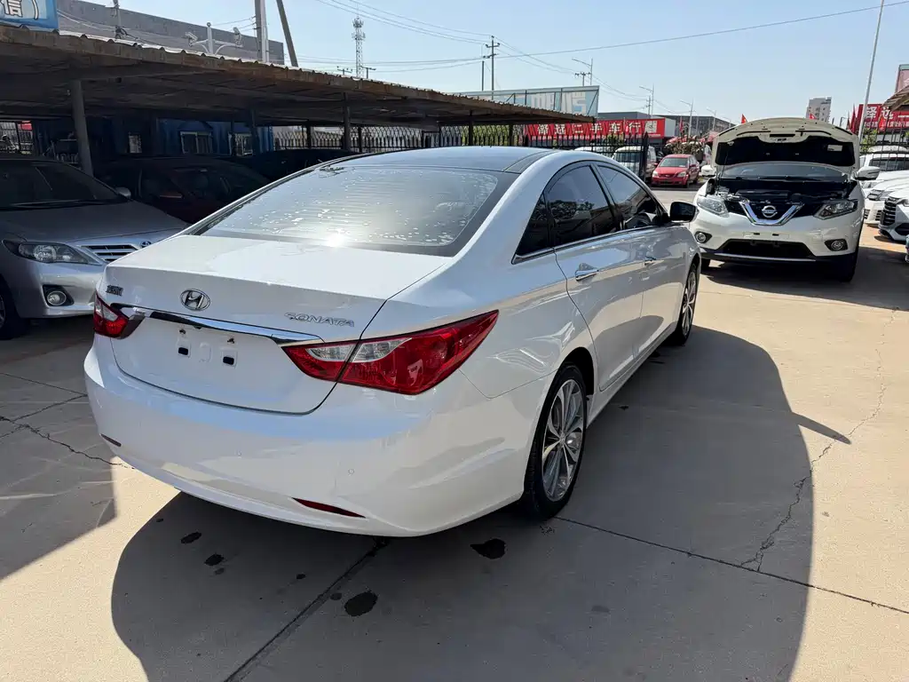Hyundai Sonata 2013 — фото 10