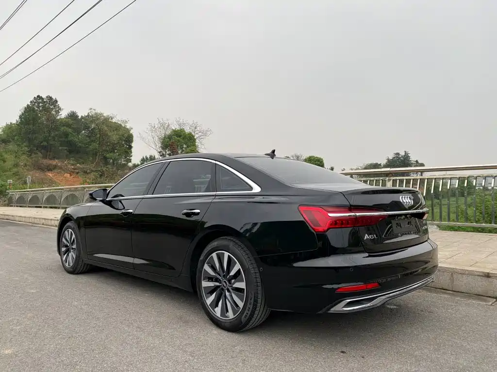 Audi A6L 2022