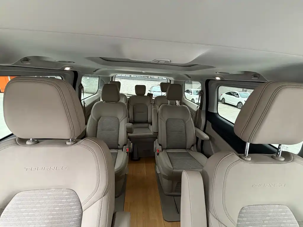 Ford Tourneo 2023 — фото 11