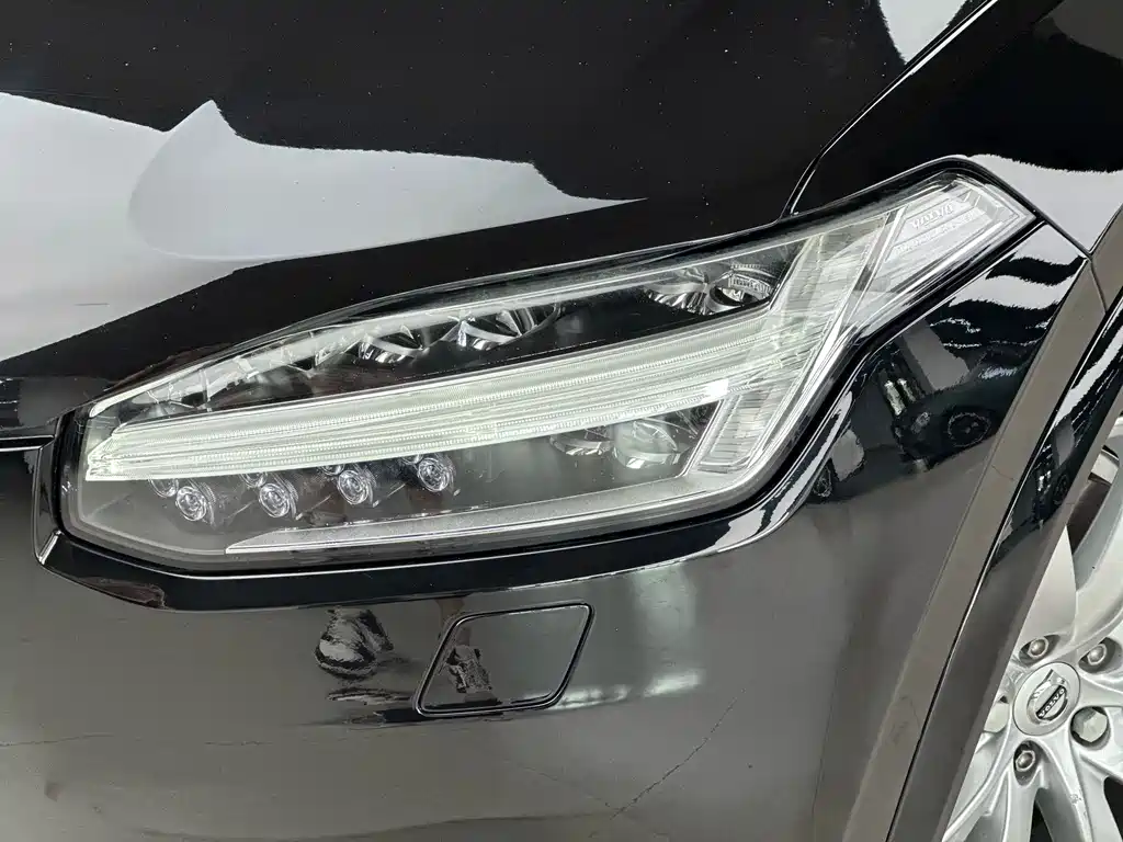 Volvo XC90 2016 — фото 16