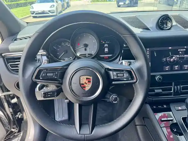 Porsche Macan 2023