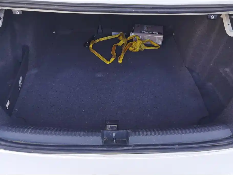 Volkswagen Sagitar 2014