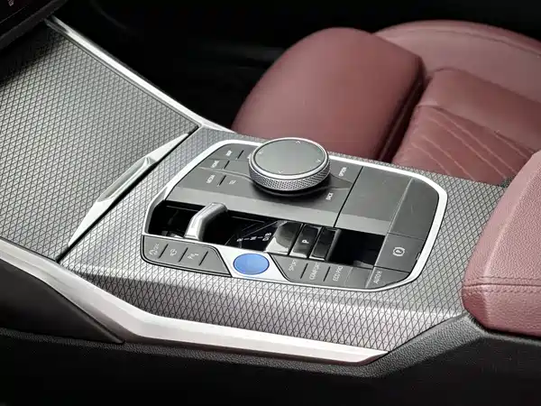 BMW i3 2024