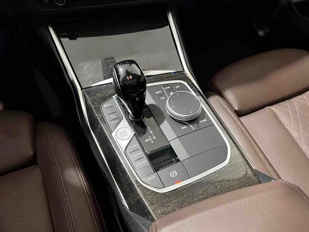 BMW 3 Series 2021 — фото 15