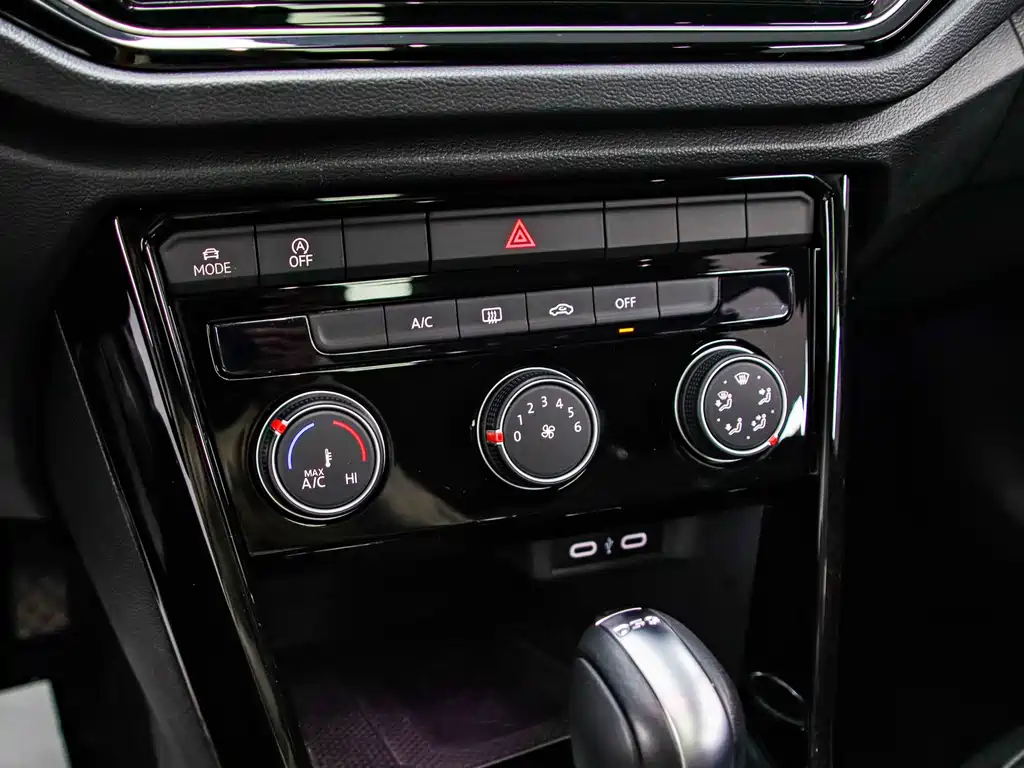 Volkswagen T-Roc 2022 — фото 10