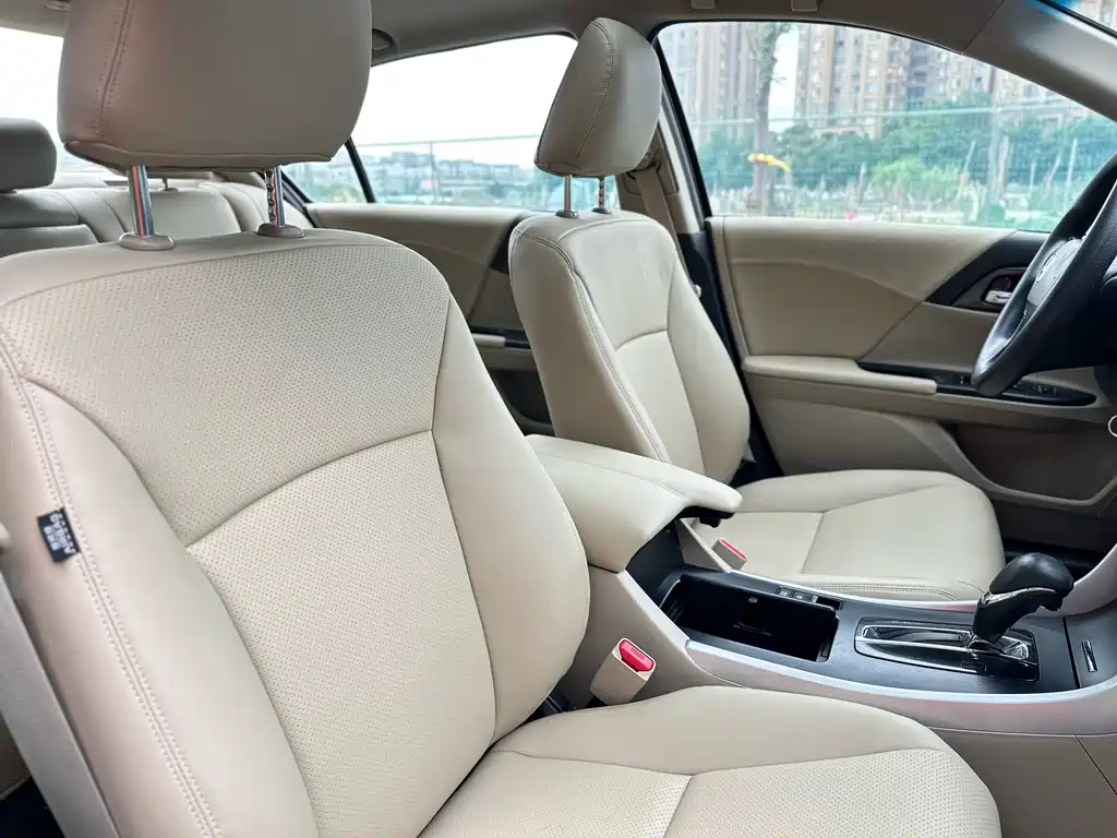 Honda Accord 2014 — фото 13