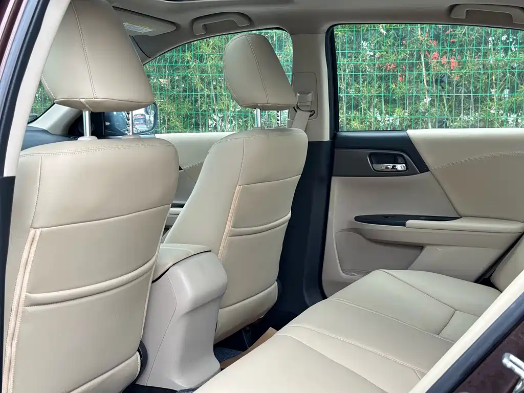Honda Accord 2014 — фото 16