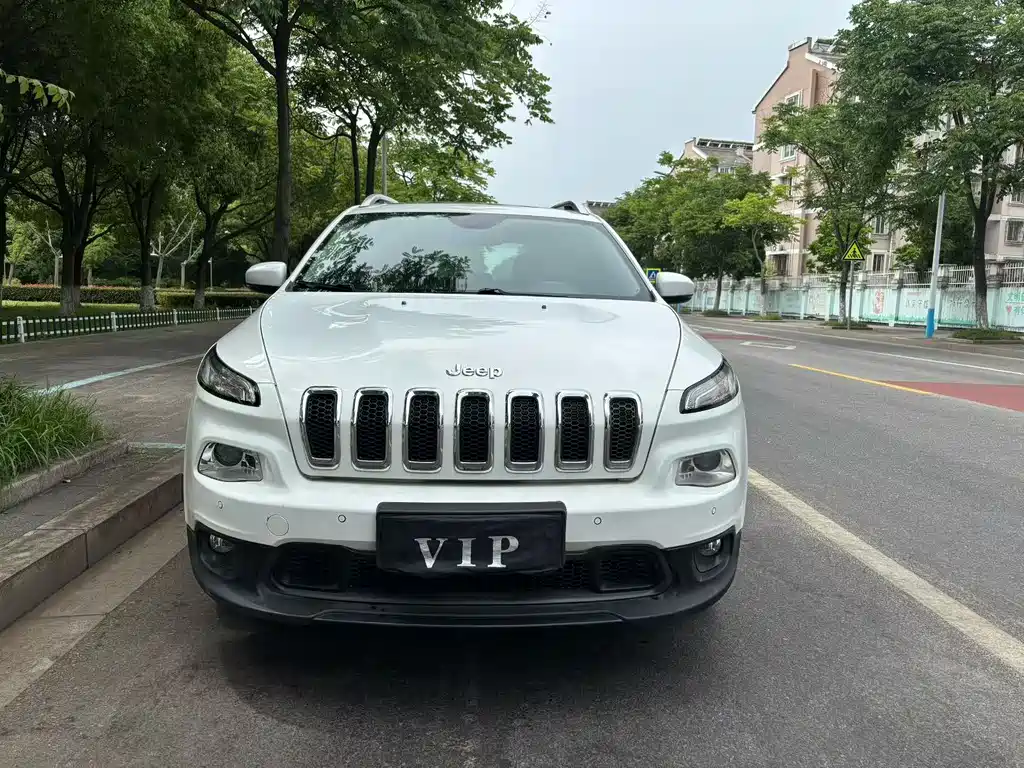 Jeep Cherokee 2017 — фото 2