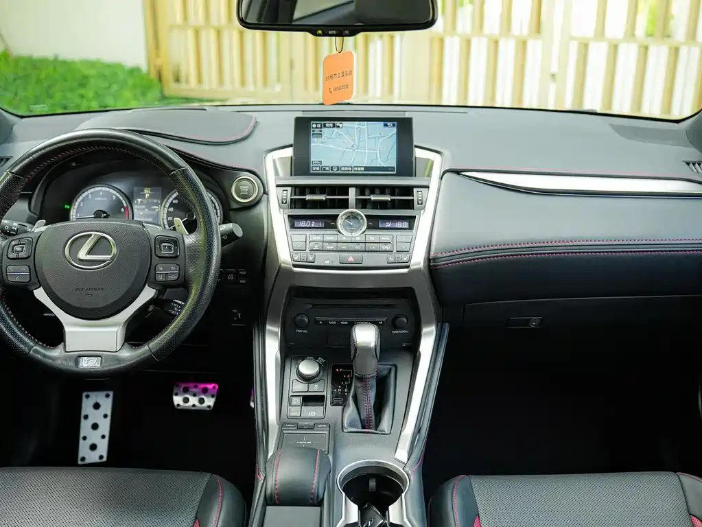 Lexus NX 2016 — фото 17