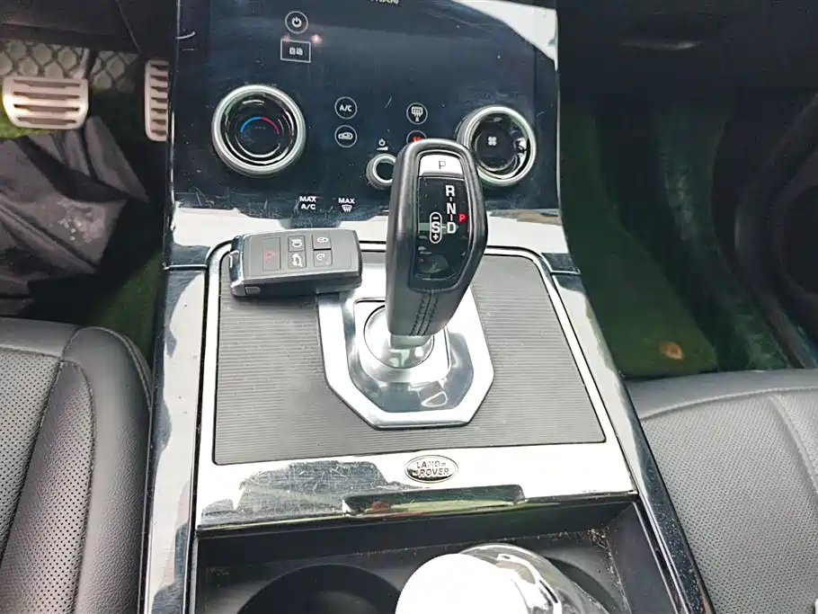 Land Rover Evoque 2020 — фото 16